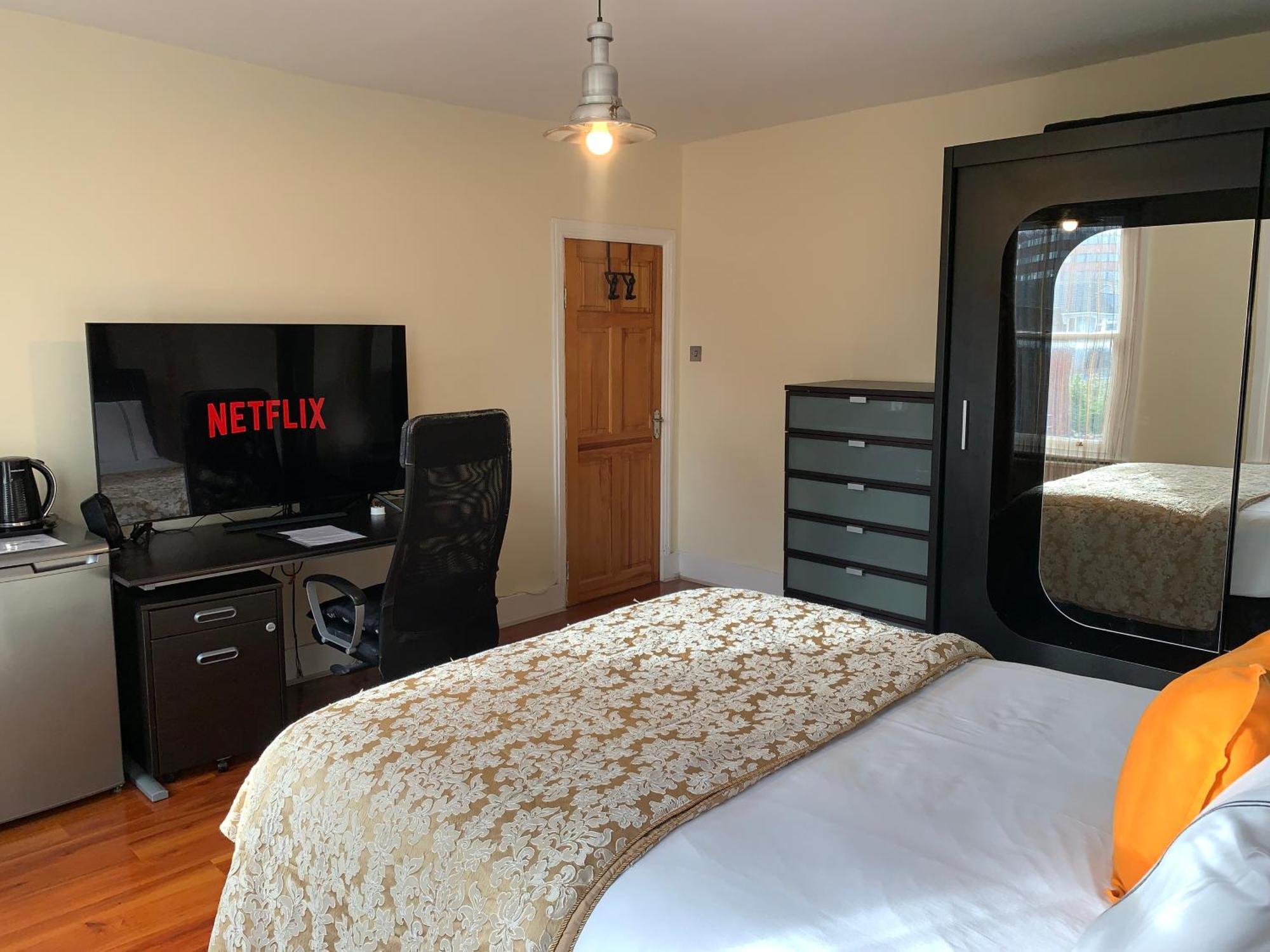 Superbly Furnished Apartment In Central Londra Camera foto